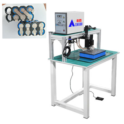 comprar Máquina de soldadura por ponto com interruptor de pé Equipamento de embalagem de células de lítio Tipo pneumático online manufacture